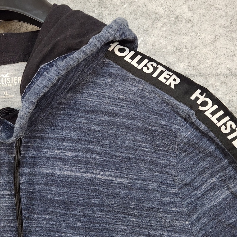 Hollister Hoodie men's Size XL Blue Long sleeve Patterned Print On Sleeve